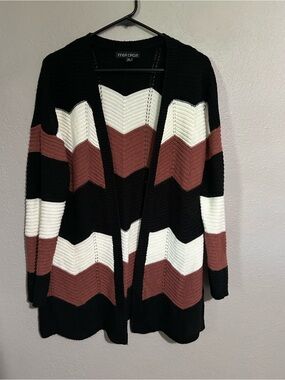 Chevron Open-Front Cardigan in Black, White & Rust Brown